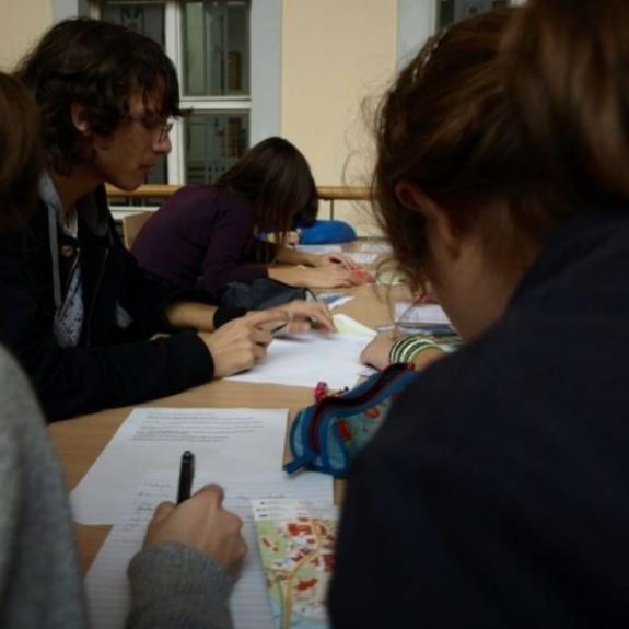 ... drugi pa smo se o mestu pogovarjali s profesorji