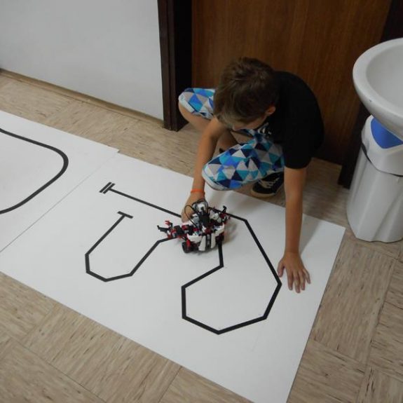 Delavnica z Lego Mindstorms roboti