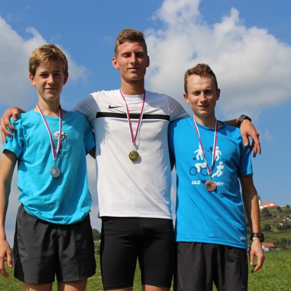 Jakob Čop s srebrno medaljo okoli vratu, foto: Agencija za šport Nm