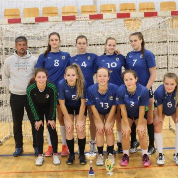 Za Gimnazijo Novo mesto so igrale: Nika Andrejčič, Nina Šenk, Lucija Jarc, Erin Novak, Leja Verbič, Maja Mesojedec, Maja Peterlin, Larisa Peterlin in Angela Rudman, foto: Miran Jerman