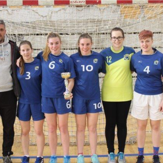 Marjetka Kralj, Iva Simčič, Nastja Simčič, Manca Troha, Eva Primc (na sliki manjka Nina Rman), foto: Agencija za šport
