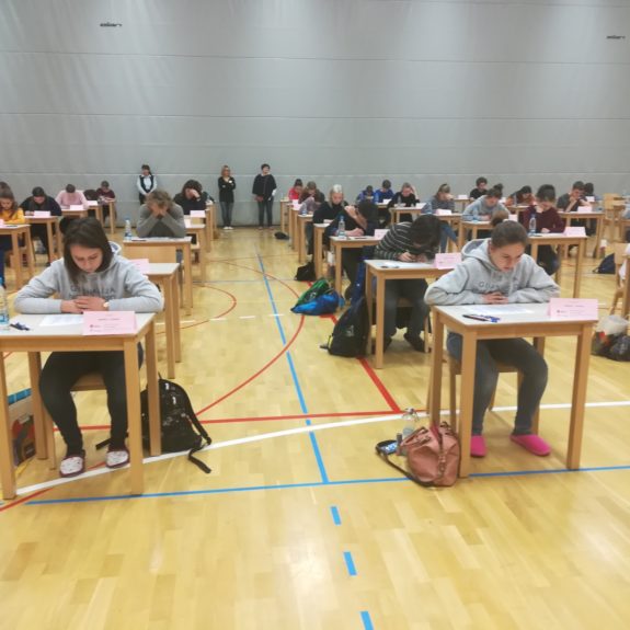 Tekmovalci na tekmovalnih prostorih,  foto: Branka Klemenčič