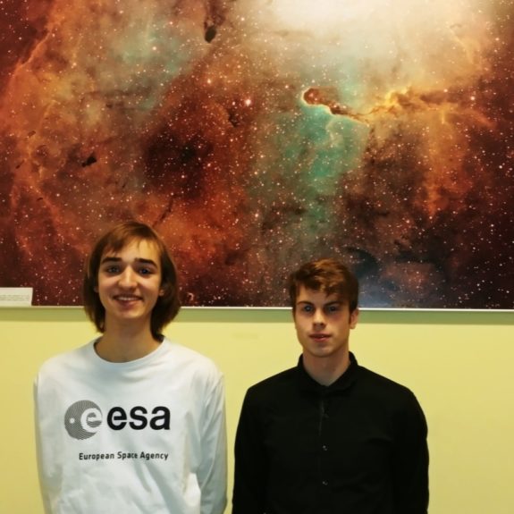 Jon Judež in Jan Anžlovar po tekmovanju v znanju astronomije