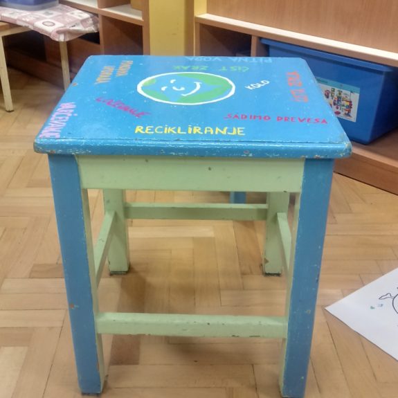 Končni izdelek: Moder stol, foto: Maja Hren