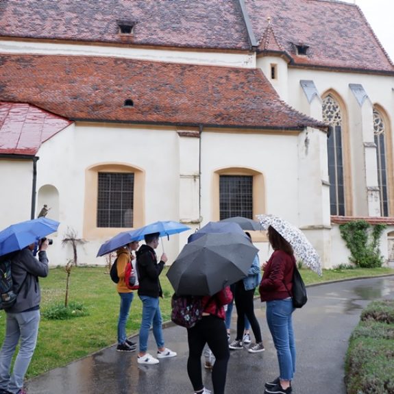 Cerkev svetega Janeza Krstnika. foto: Zala Kotar