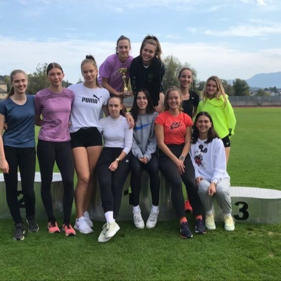 Ekipa dijakinj, foto: Jernej Cimperman