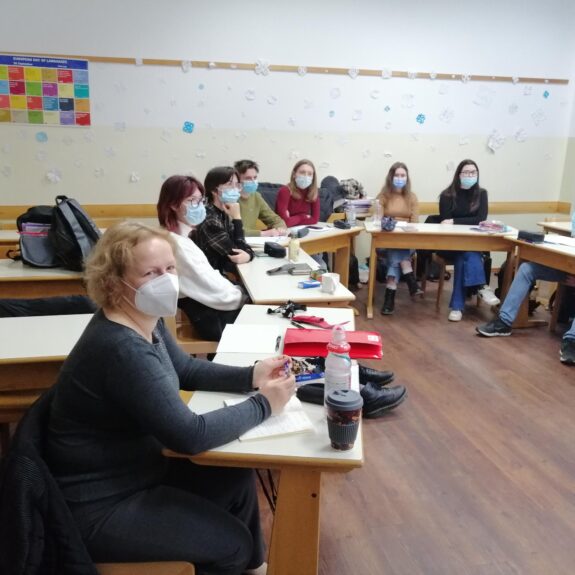 Sodelujoči dijaki z mentorico, foto: Suzana Krvavica