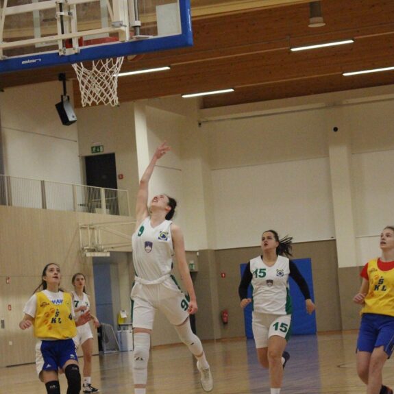 Maja v prodoru, foto: Miran Jerman, Zavod za šport NM