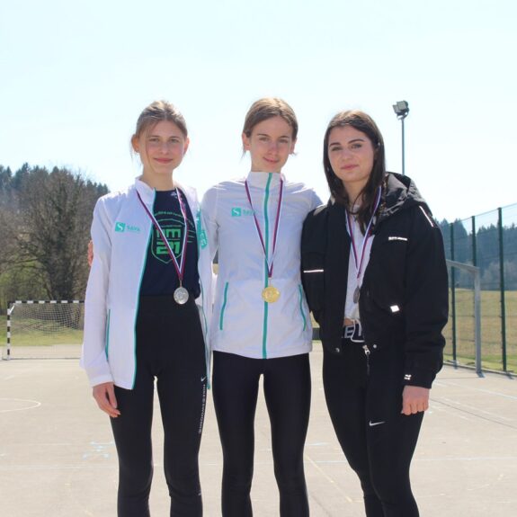 Prva Nina in druga Mina, foto: Zavod Nm