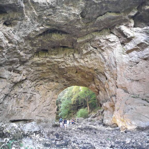 Pod velikim naravnim mostom, foto: Verena Potočnik