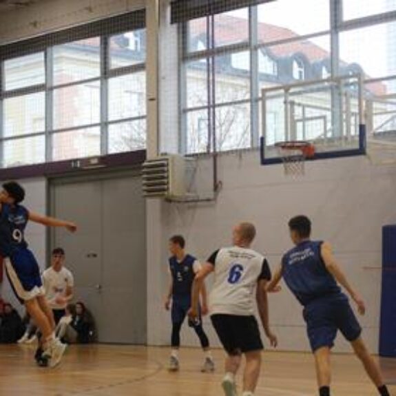 Tin v obrambi, foto: Miran Jerman, Zavod za šport NM