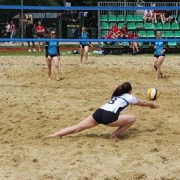 Rešujemo težko žogo, foto: Zavod za šport Novo mesto