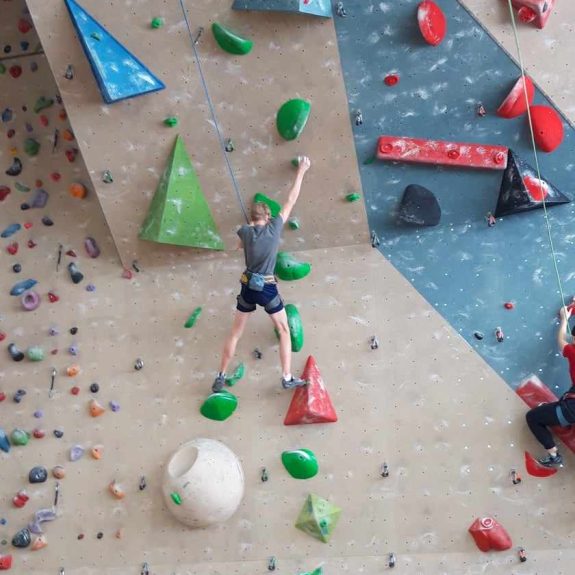 Mark skuša razvozlati potek smeri, foto: Jernej Cimperman