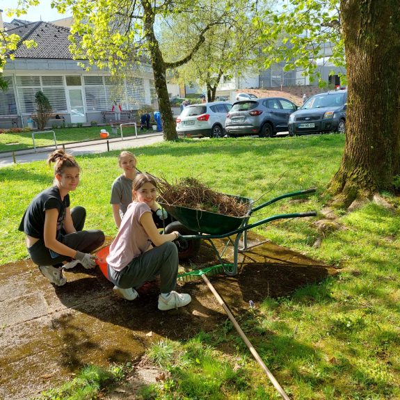 Urejanje okolice, foto: Suzana Krvavica
