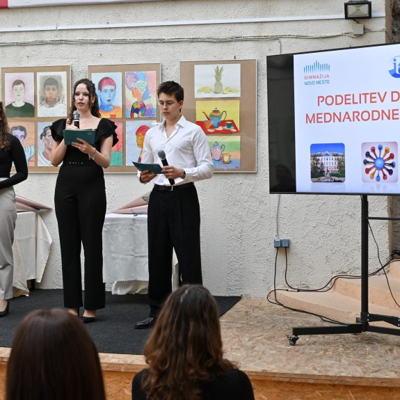 Povezovalci, foto: Foto Asja