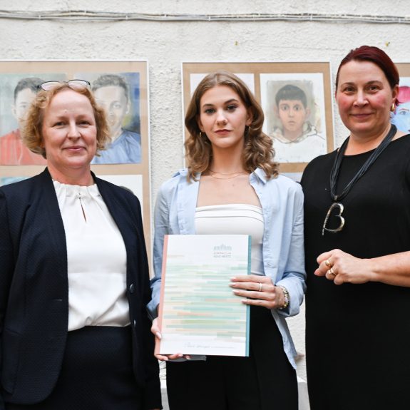 Diplomo prejme Neli Klevišar, foto: Foto Asja