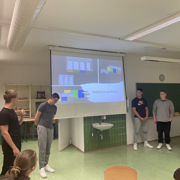 Dijaki Gimnazije Novo mesto na ZUIP 2024, foto: Mojca Rangus in Janez Gorenc