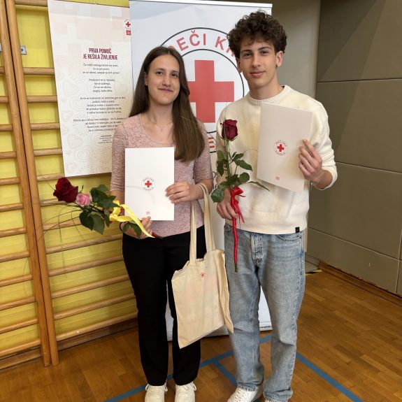 Naj prostovoljca Manca Janc in Maj Meršol, foto: Suzana Krvavica