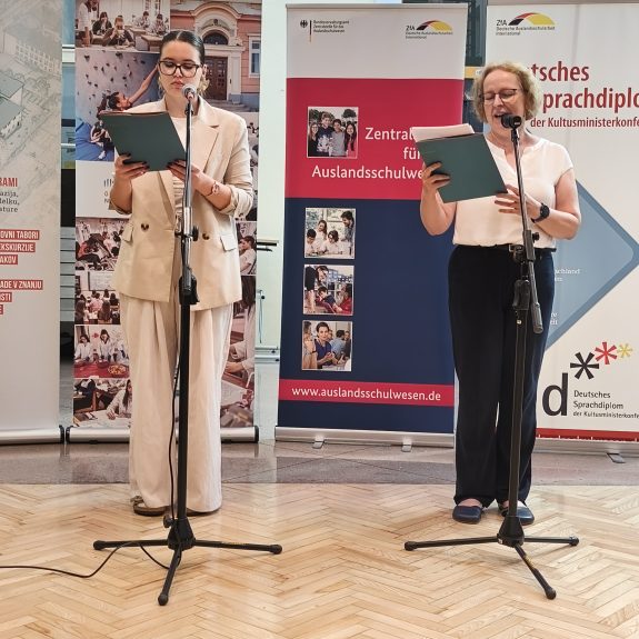 Povezovalki prireditve, foto: Anja Hozner Vovko
