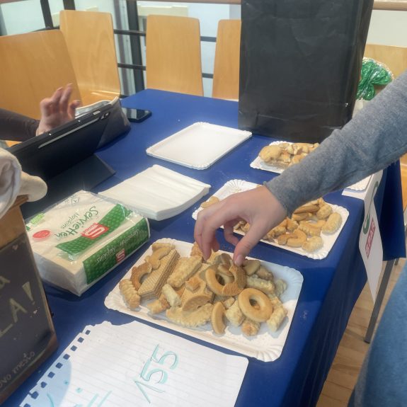 Interact zbiral sredstva za otroke v Gazi, foto: Lara Borkovič