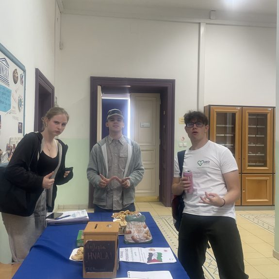 Interact zbiral sredstva za otroke v Gazi, foto: Lara Borkovič