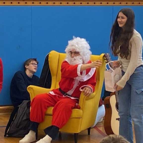 Obisk otrok iz DRPD na gimnaziji, foto: Saša Lavrič