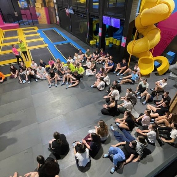 Pozorno poslušanje pred skoki, foto: Breda Vovko