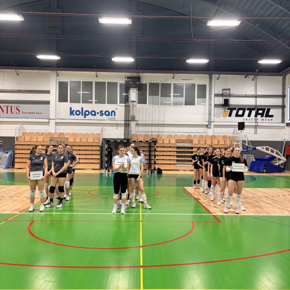 Odbojkarice GimNm, foto: Janja Oklešen