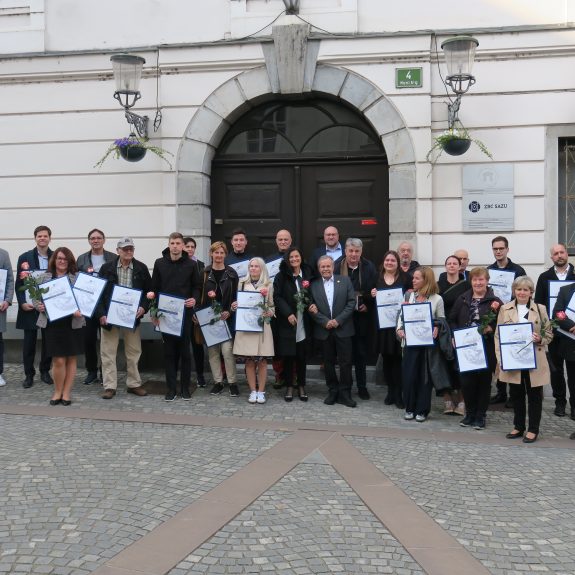Prejemniki priznanj ZOTKS 2026, foto: arhiv aktiva kemije Gimnazije Novo mesto