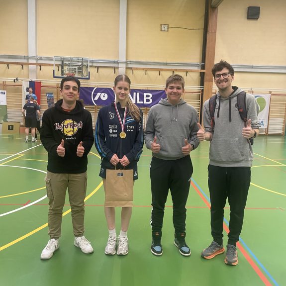 Tekmovalci in mentor, foto: Maj Prejac