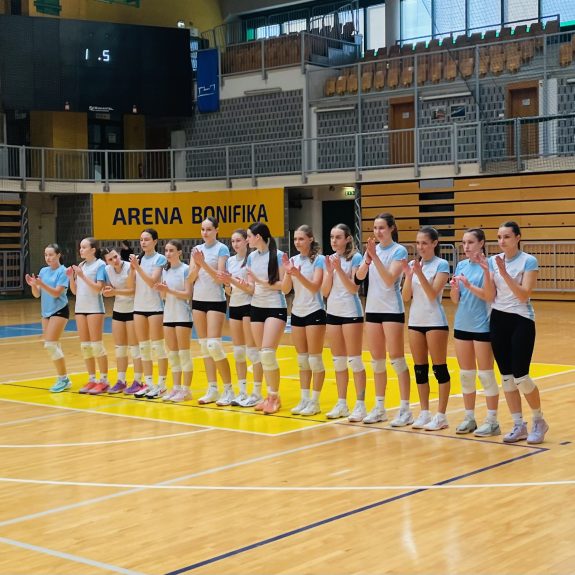 Odbojkarice na polfinalnem prvenstvu, foto: Janja Oklešen