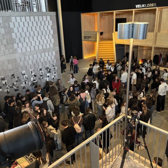 Pred ogledom predstave v SNG Drama, foto: Suzana Krvavica