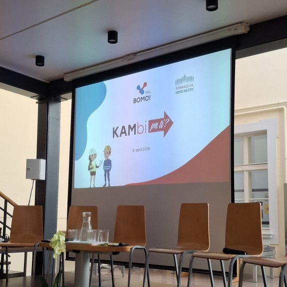 Uvodna prosojnica, foto: Eva Sluga, 3mm