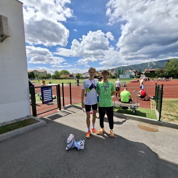 Tjaž Djaip Bartolj in Lenart Mihalič, 1. in 2. v teku na 2000m na državnem prvenstvu v atletiki v Mariboru, foto: Jernej Cimperman