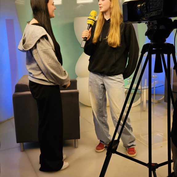 Pred kamero, foto: Vasja Jakše