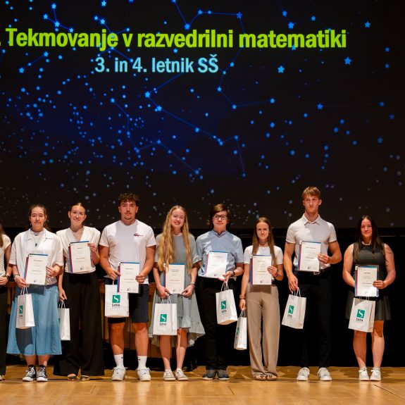 Gaja na dogodku Bistroumi 4. z desne, foto: Luka Kostanjevec, DMFA Slovenije