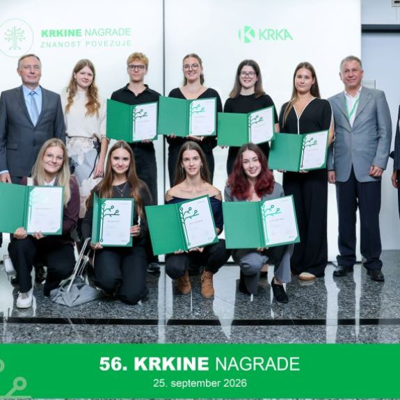 Prejemniki Krkinih priznanj in nagrad z mentorji in ravnateljico, foto: Arhiv Krka d. d.