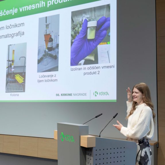 Brina Kramer pri predstavitvi na simpoziju, foto: Arhiv Krka d. d.