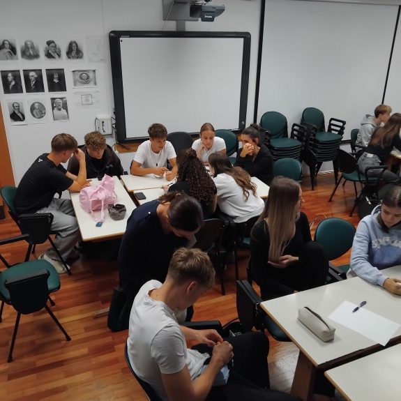 Predavanje in sodelovalna igra v izvedbi Umanotere, foto: Karmen Čarman
