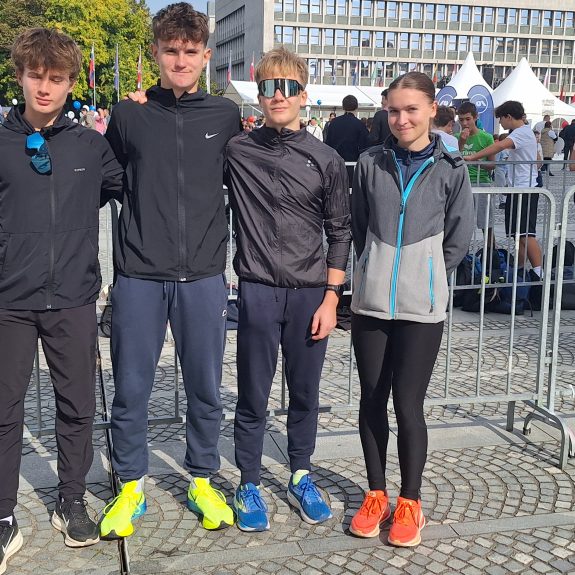 Dijaki na Ljubljanskem maratonu, foto: Sandi Kostić