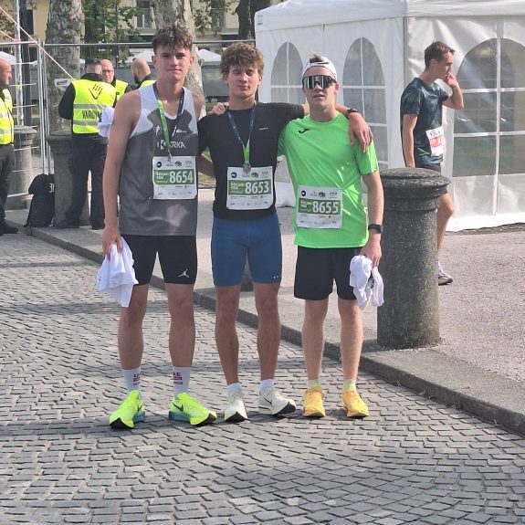 Dijaki na Ljubljanskem maratonu, foto: Sandi Kostić