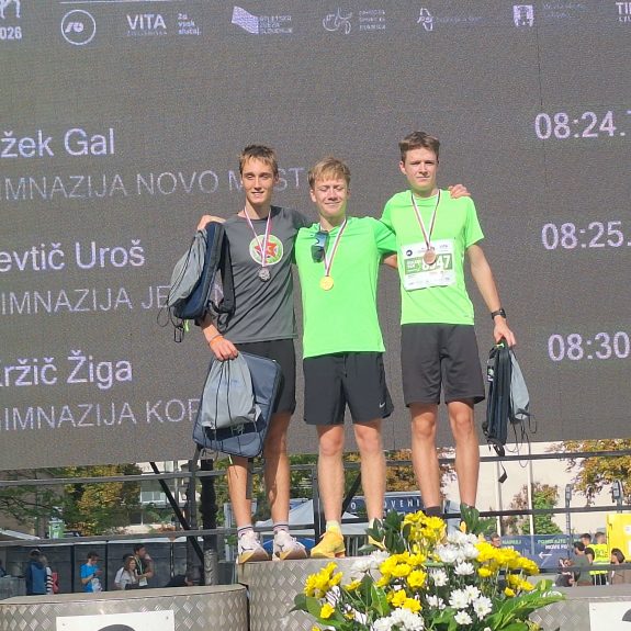 Dijaki na Ljubljanskem maratonu, foto: Sandi Kostić